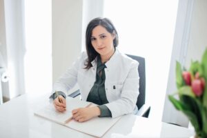 Dr. Nadine Vavra