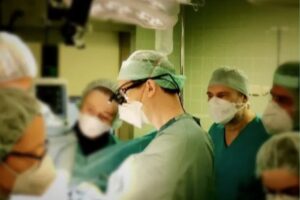 Dr. Max Schneider
