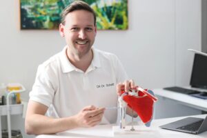 OA Dr. Benjamin Schett